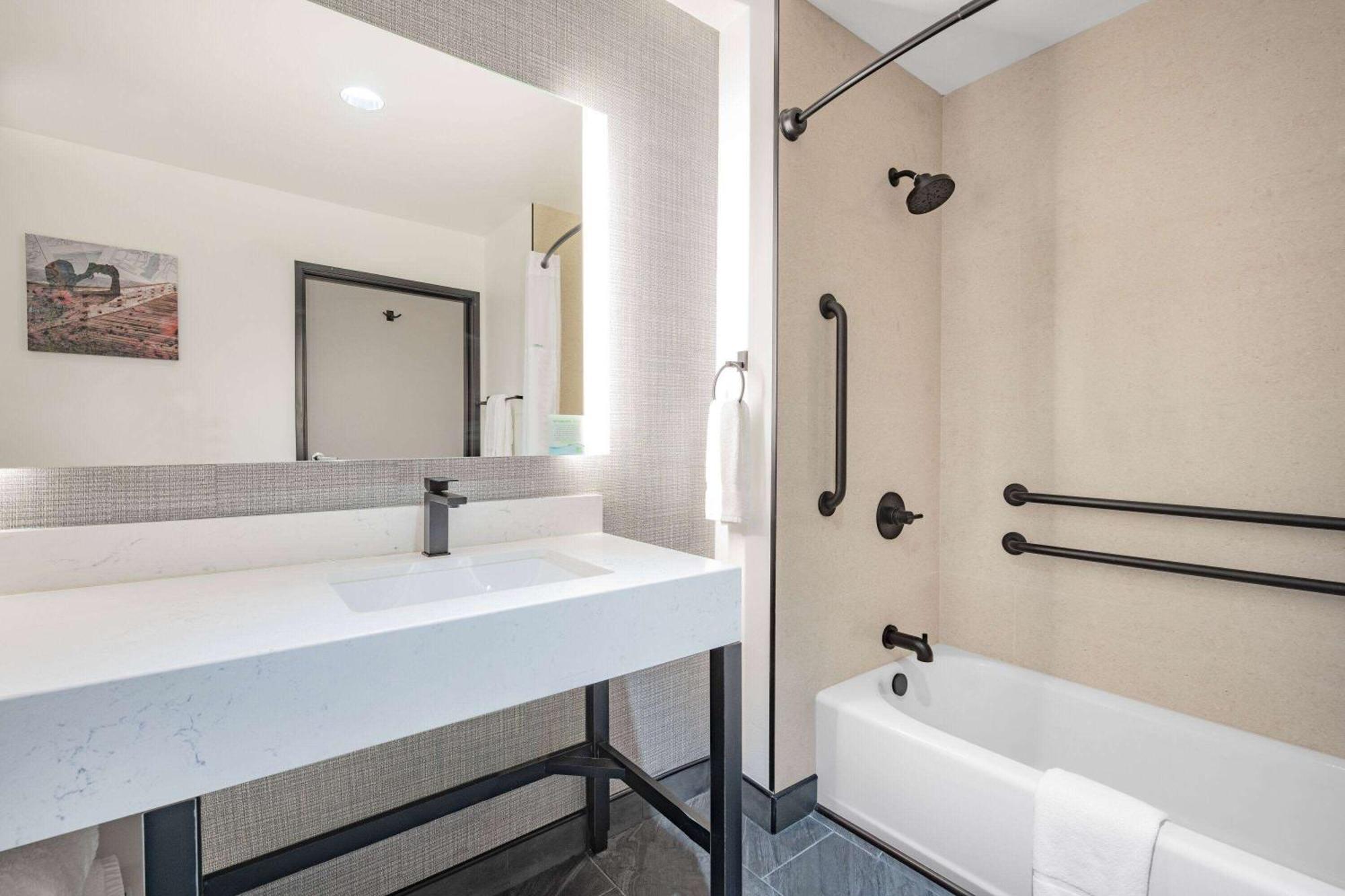 La Quinta Inn & Suites By Wyndham Yucaipa 외부 사진