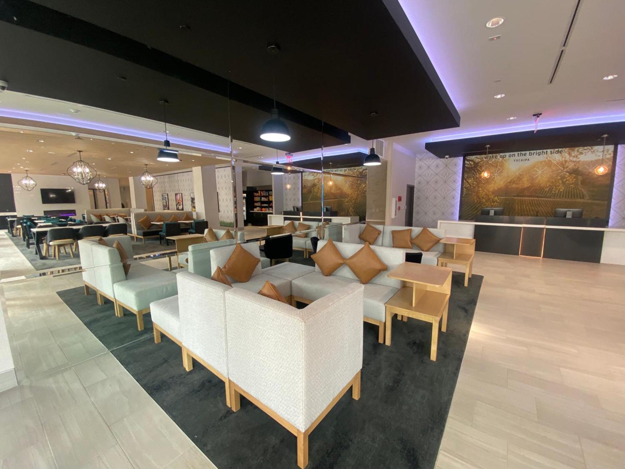 La Quinta Inn & Suites By Wyndham Yucaipa 외부 사진