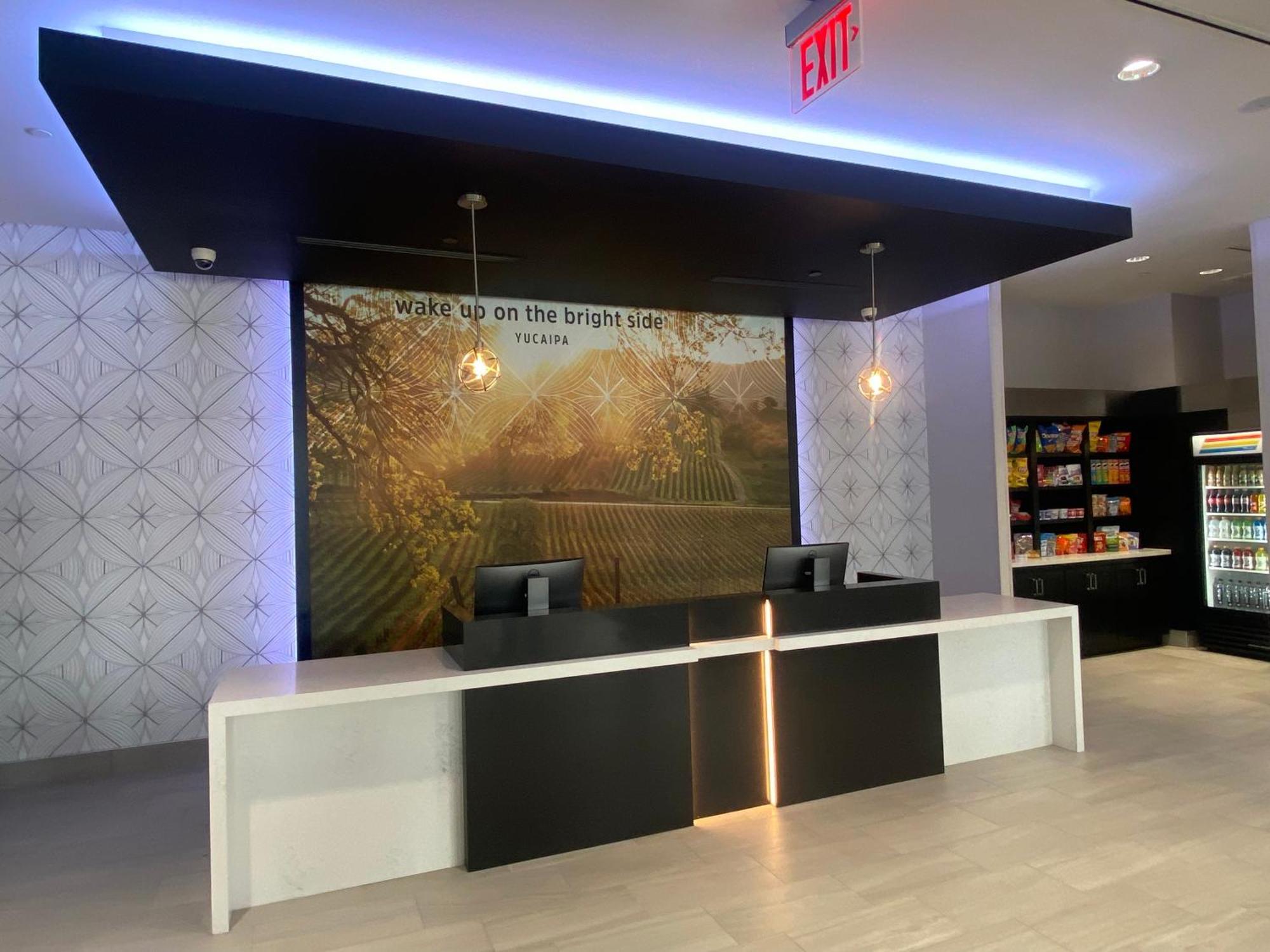 La Quinta Inn & Suites By Wyndham Yucaipa 외부 사진